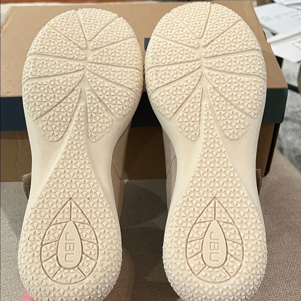 JBU Taupe Merry Knit Mary Janes/NIB/9.5M - Picture 12 of 14